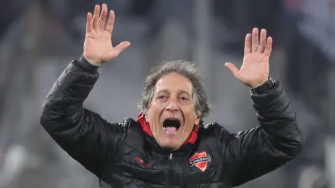 Mario Salas no seguirá en Ñublense y su nombre genera mucha atracción en Deportes Temuco.