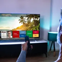 Black Friday: Revisa las mejores ofertas en televisores Smart TV para regalar en Navidad