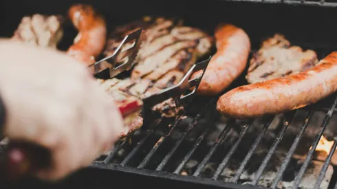 Esta es la guía perfecta para hacer el asado ideal y ser un maestro parrillero
