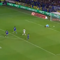 Con razón miran a Brayan Cortés: arquero de Boca Juniors casi se manda el autogol del año