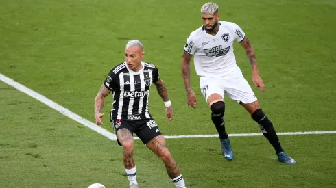 Eduardo Vargas sigue buscando club en Belo Horizonte