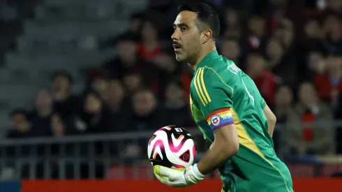 Claudio Bravo se retiró después de la Copa América. ¿Descolgará los guantes?