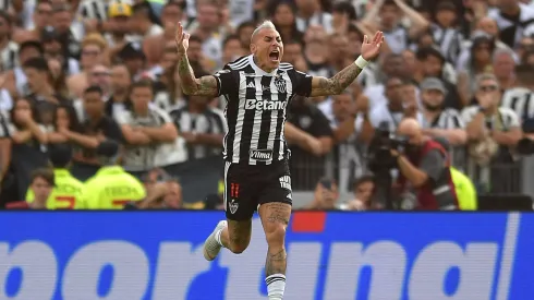 Eduardo Vargas no seguirá en Atlético Mineiro.