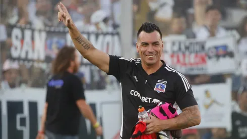 Esteban Paredes sigue atento al mundo Colo Colo.