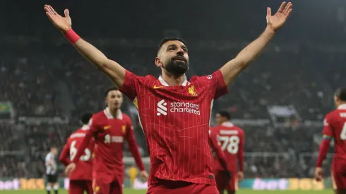 Mohamed Salah festeja su gol contra Newcastle en la fecha 14 de la Premier League 2024/25.