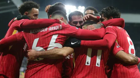 Los jugadores de Liverpool celebran uno de los goles en el empate 3-3 ante Newcastle United en la Premier League 2024/25.