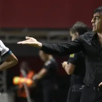 Igual como pasaba en Colo Colo: el llanto de Gustavo Quinteros por "no proteger" a Vélez