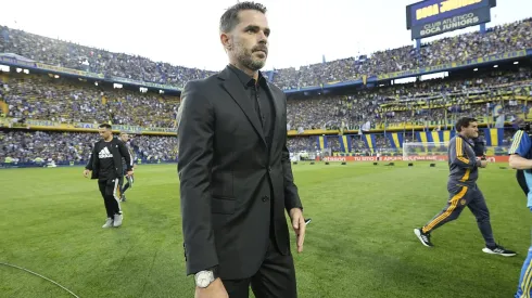 Fernando Gago alaba a Carlos Palacios.