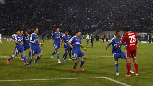 U. de Chile busca alternativas en el mercado.