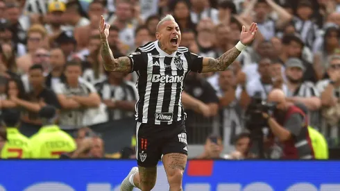 En Brasil confirmaron una importante noticia sobre el futuro de Eduardo Vargas.