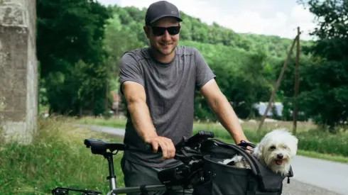 Increíble hazaña de ciclista que pedalea de Ecuador a Santiago