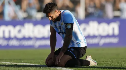 Joaquín Larrivey se lamenta en la semifinal ante Deportes Limache por la Liguilla de Ascenso.