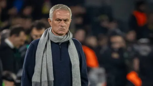 José Mourinho será operado y los rumores sobre su estado alarmaron al mundo del fútbol.