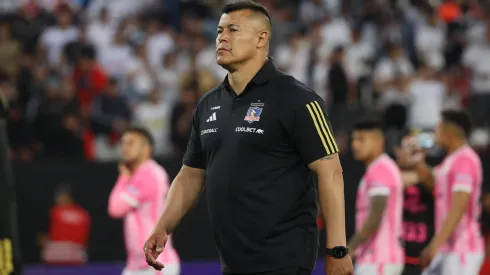 Jorge Almirón sufre para armar el plantel.