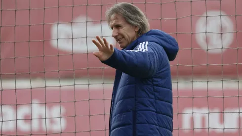 Los viajes de Ricardo Gareca a Argentina dejaron seca a la ANFP.