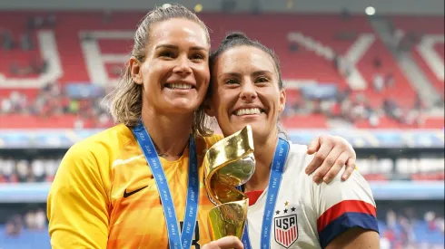 Las campeonas mundiales se enfrentan fuera de la cancha.