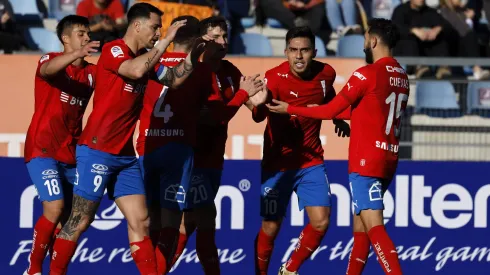 ¿Dos referentes dejan U. Católica?