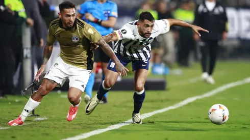 Juan Pablo Freytes no pudo con Marcos Bolados en esta acción.