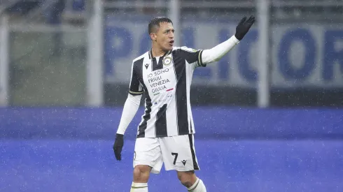 Alexis Sánchez será suplente este domingo