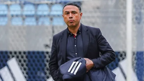 Francis Cagigao en acción como director deportivo de la Roja.