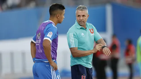 Gustavo Álvarez tiene a un jugador cortado en la U para los primeros amistosos del 2025.