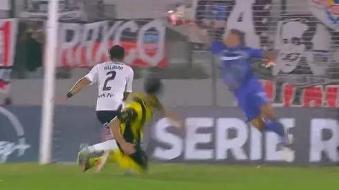 Brayan Cortés tocó la pelota en el gol de Peñarol.