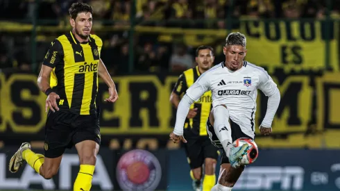 El duelo entre Colo Colo y Peñarol terminó con polémica