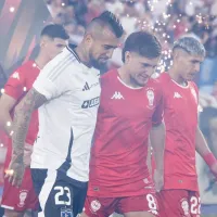Cariñoso abrazo con Vidal y risas: así fue el reencuentro de Leonardo Gil con Colo Colo