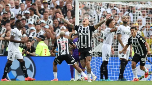 Eduardo Vargas cambia de equipo.