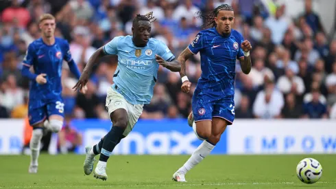 Jeremy Doku y Malo Gusto en el último Chelsea vs Manchester City que se disputó en Stamford Bridge.