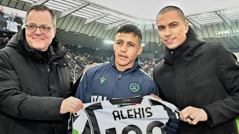 Desbordaba la felicidad en el homenaje de Sánchez