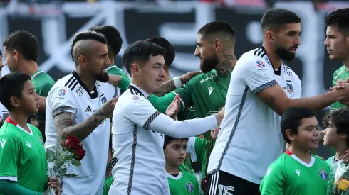 Arturo Vidal y el plantel de Colo Colo llamó a Emiliano Amor para que vuelva.