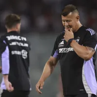 Almirón se hace el loco con el desesperado grito de auxilio de Javier Correa en Colo Colo