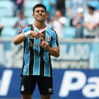 Video: Alexander Aravena celebra su primer gol con Gustavo Quinteros de DT en Gremio