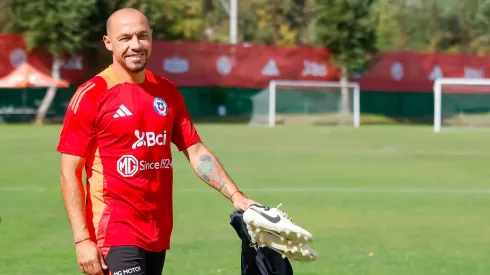 Marcelo Díaz llegó a la Roja sonriente, como había adelantado.