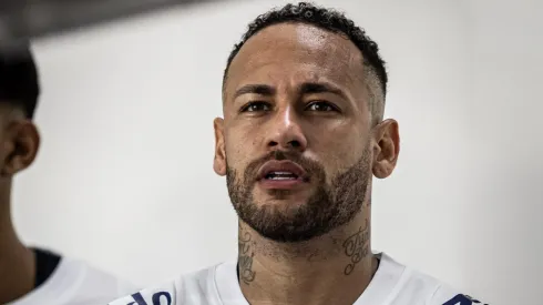 Neymar volvió a Santos, deslumbrando con su juego y su indumentaria