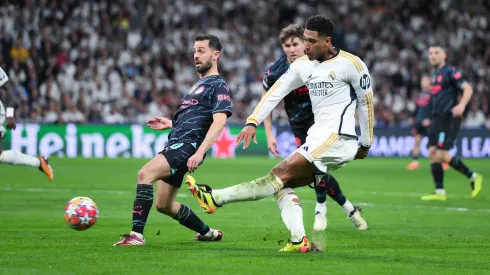 Jude Bellingham remata ante la marca de Bernardo Silva en uno de los últimos enfrentamientos de Manchester City vs Real Madrid.