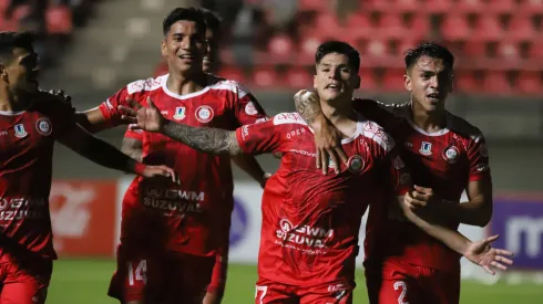 Ignacio Mesías marcó un doblete en el duelo de Unión La Calera con Universidad Católica.