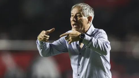 Ariel Holan celebró en el clásico rosarino.