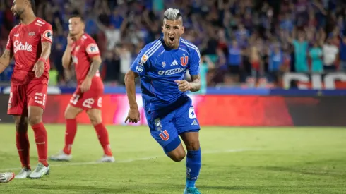 Leandro Fernández celebró con todo su gol en la U.