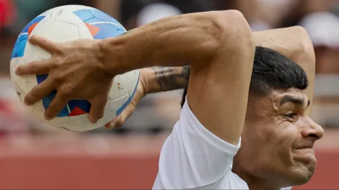 Claudio Aquino se mostró como un hábil ejecutante de laterales.