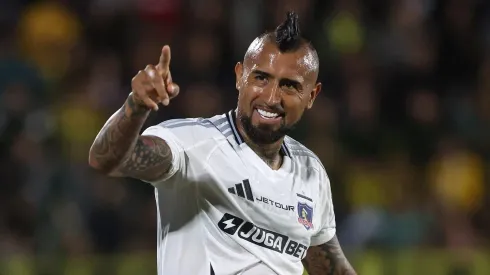 Arturo Vidal se recupera de a poco en Colo Colo.