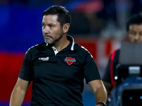 Insólito desahogo de Arrué por otro papelón: ¡liquida a sus delanteros!