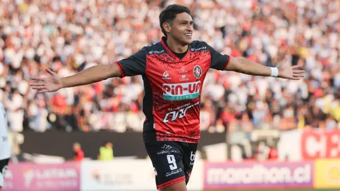 Nelson Da Silva, delantero de Deportes Limache, clave para el ascenso a la Liga de Primera 2025.