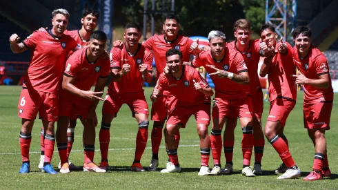 Huachipato le dio un baile a Everton.