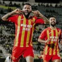 Ronnie Fernández es genio y figura en Malasia: el delantero recibió importante premio