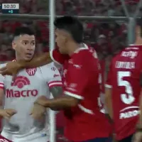 ¡Tuvo que intervenir Felipe Loyola! Casi le pegan a jugador de Independiente por hacer un lujito