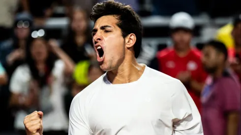 Garin celebra su triunfo en el Chile Open ante el apoyo del público