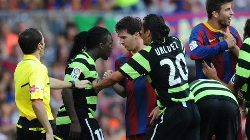 Drenthe acusó a Messi de racista