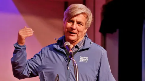 Mayne-Nicholls está siendo tentado por un lugar en la papeleta presidencial.